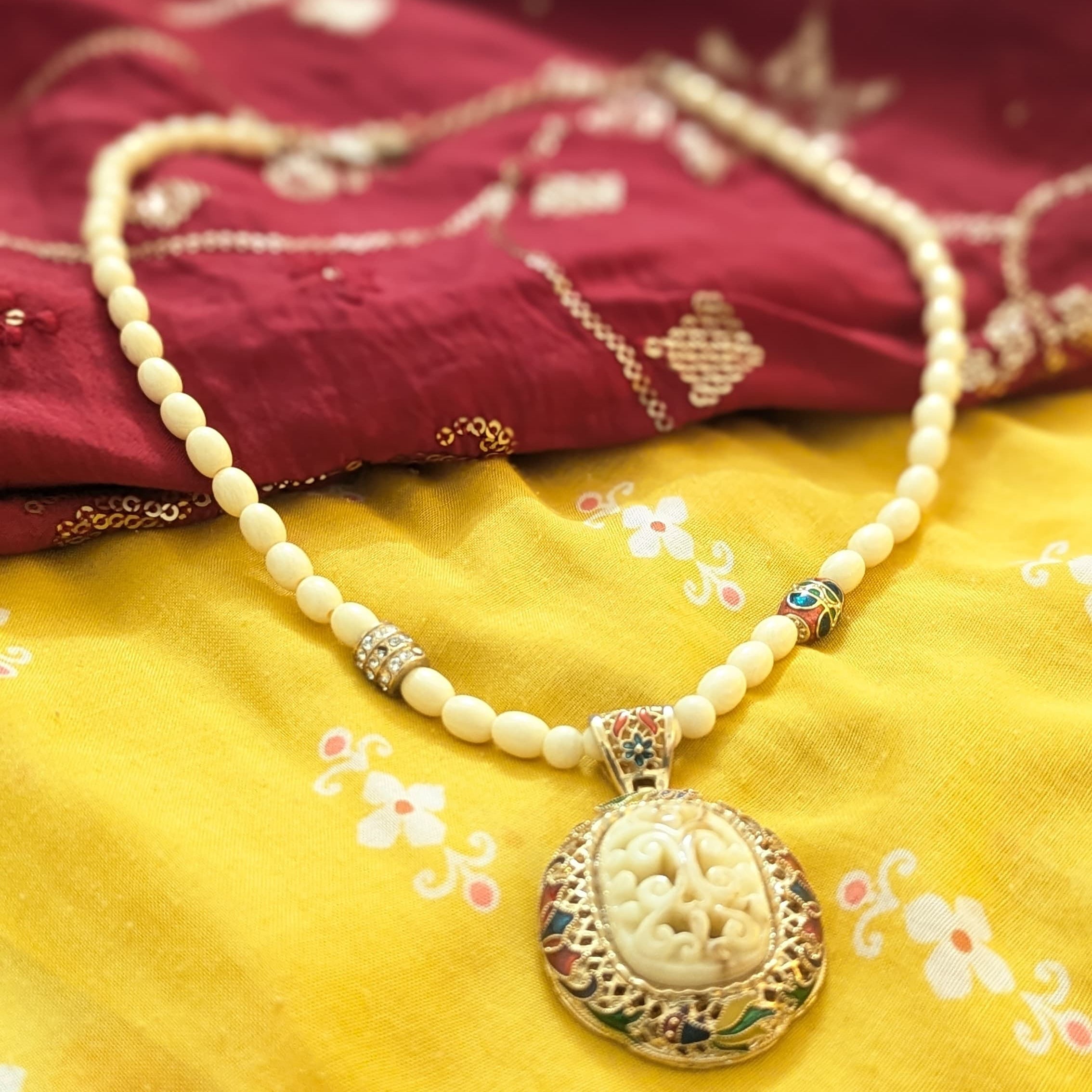 Anti Tarnish White Onyx Bead Necklace With Conch Shell Locket – myxssory